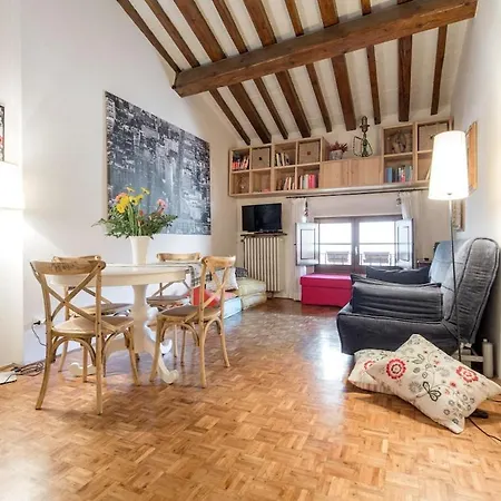 A Nest In The Heart Of Apartman Firenze